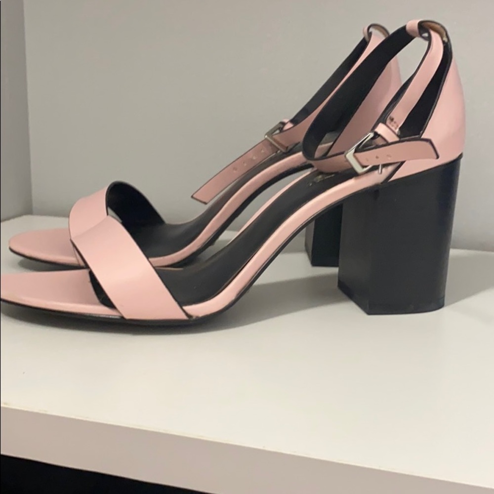 Shoes size 8